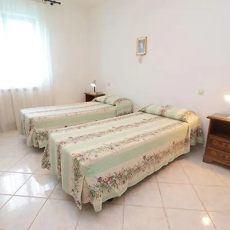 Stinjan 728 Apartamento