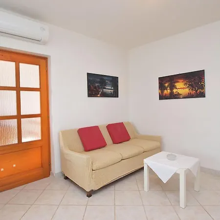 Apartamento Stinjan 728