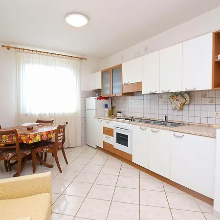 Apartamento Stinjan 728 *